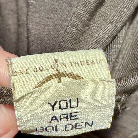 Olive Green Short Sleeve V-neck Casual Tee - Picture 3 of 3